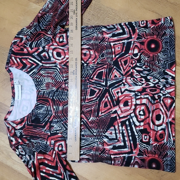 Rebecca Malone - Abstract Geometric Tie-dye 3/4 sleeved top (Ladies Medium) - Picture 6 of 12